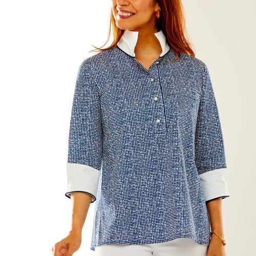 Woman in Daniella tunic