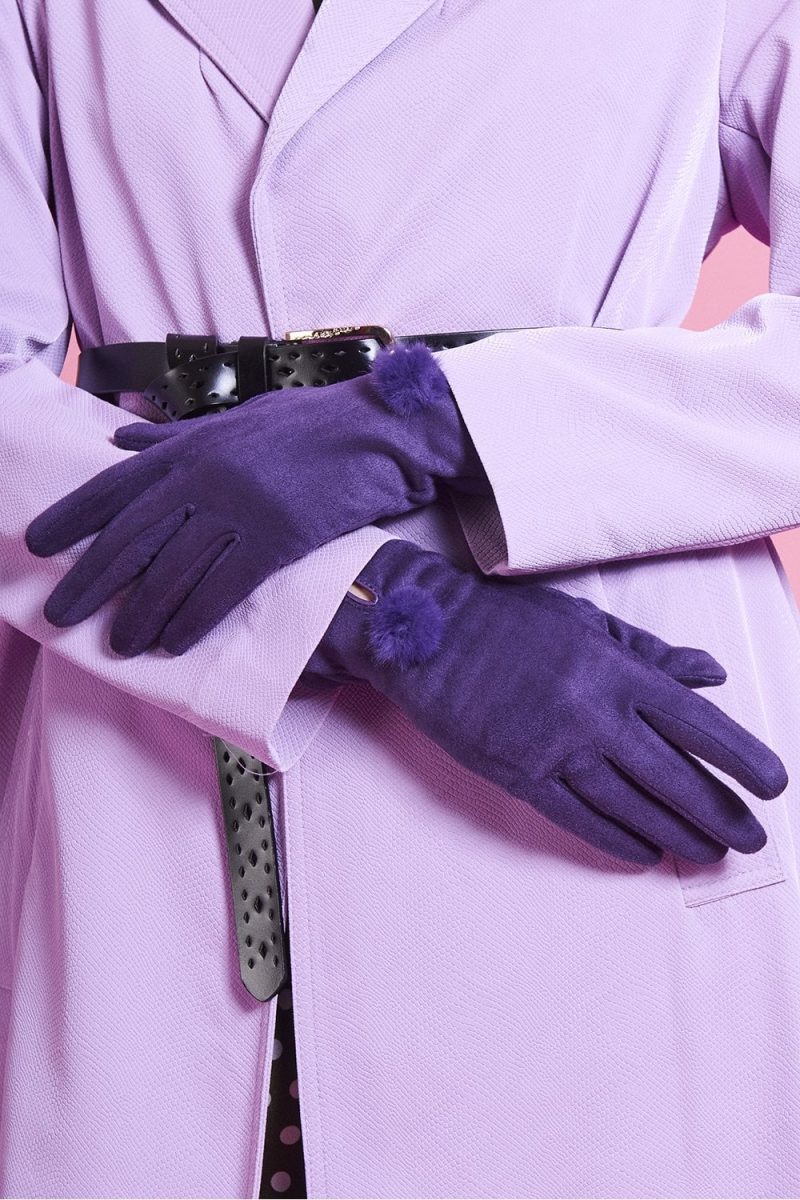 Purple gloves