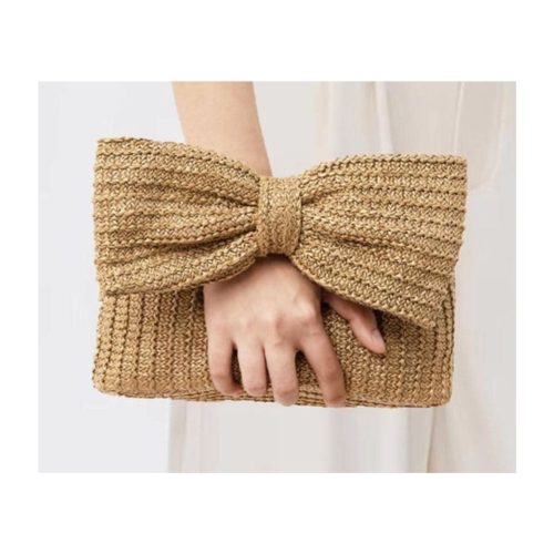 Natural bow straw clutch