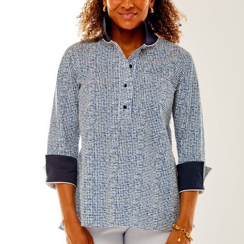 Woman in Daniella tunic